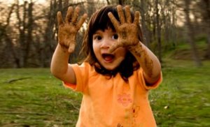 playing-in-the-mud-is-good-for-kids